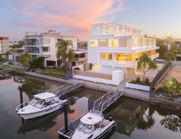 Runaway Bay’s Réver Villa Complex: Architectural Elegance Unveiled Runaway Bay’s Réver Villa Complex