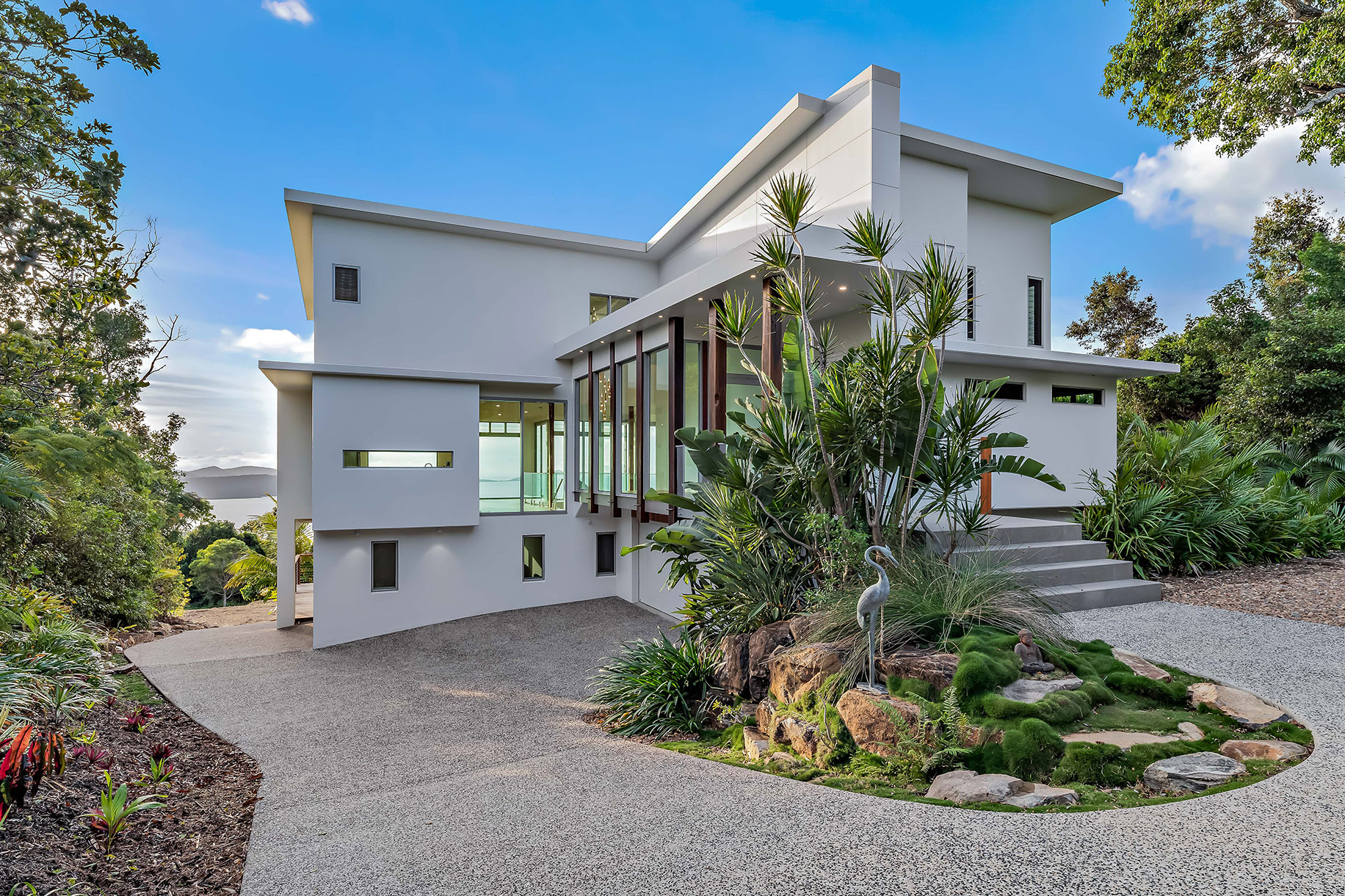 The highly skilled owner-builder/vendor has spared no expense in crafting one of the Whitsunday's most superb homes.