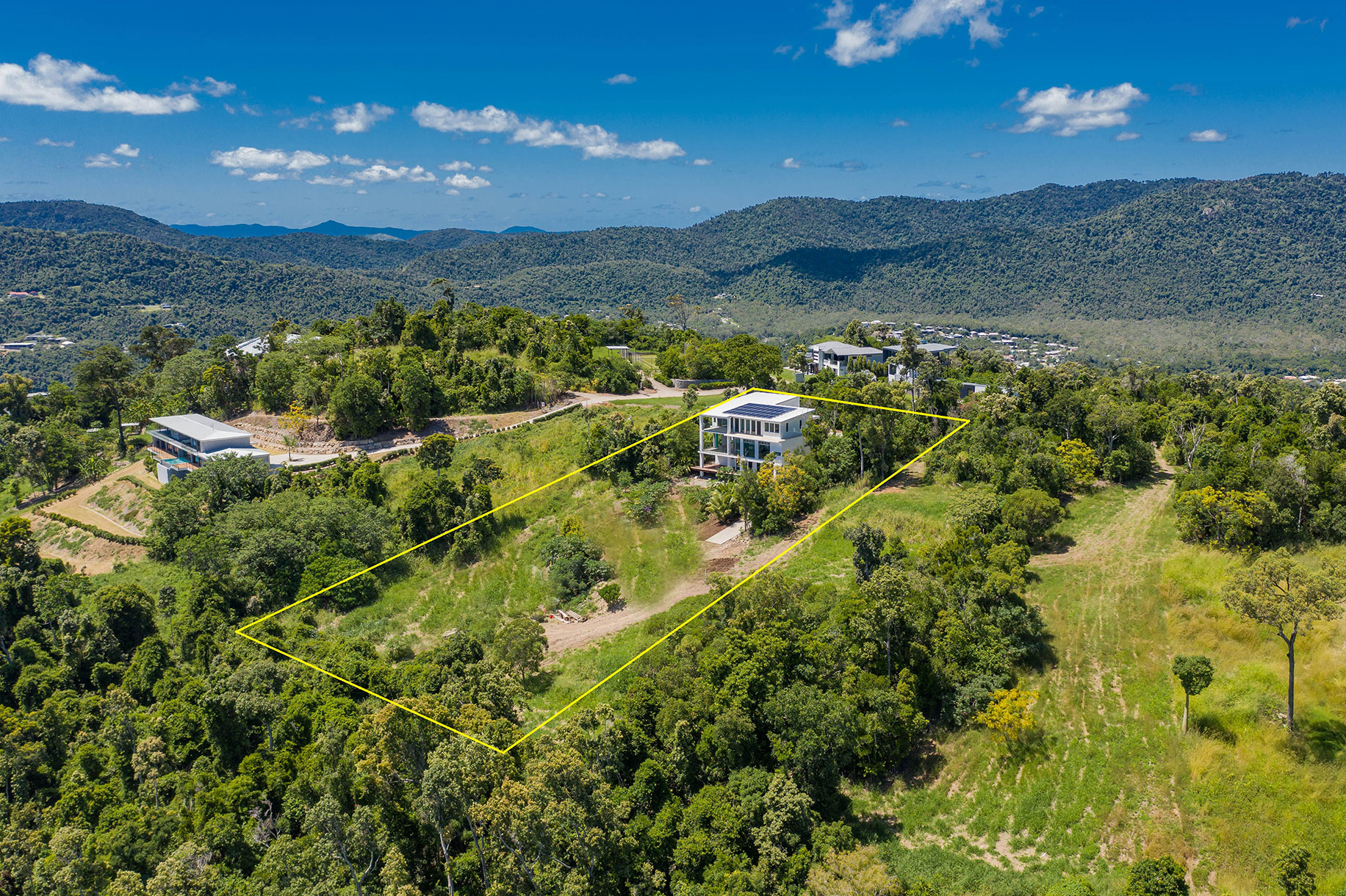 46 Mount Whitsunday Drive, Airlie Beach is situated on a large block of nearly one acre of land