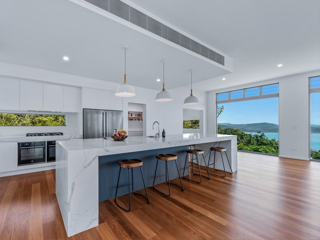 Luxury Living with Breathtaking Views in Airlie Beach
