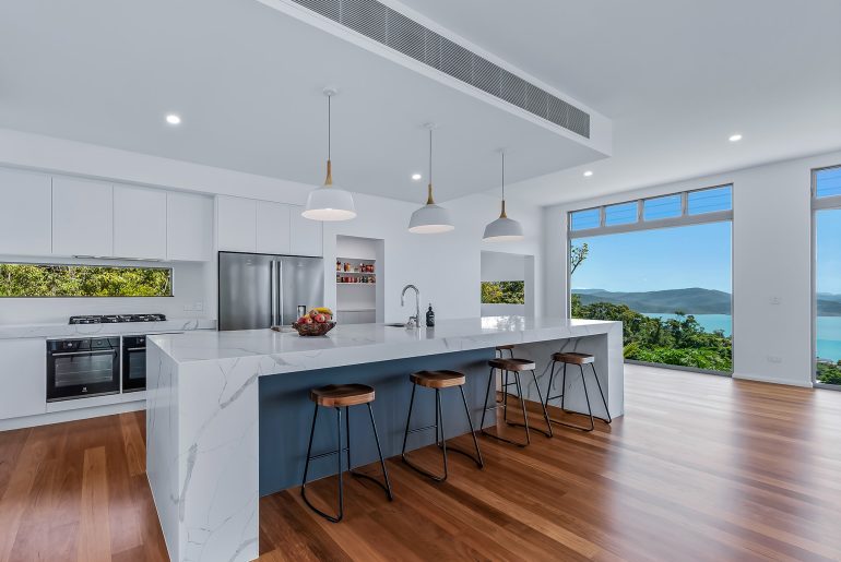 Luxury Living with Breathtaking Views in Airlie Beach
