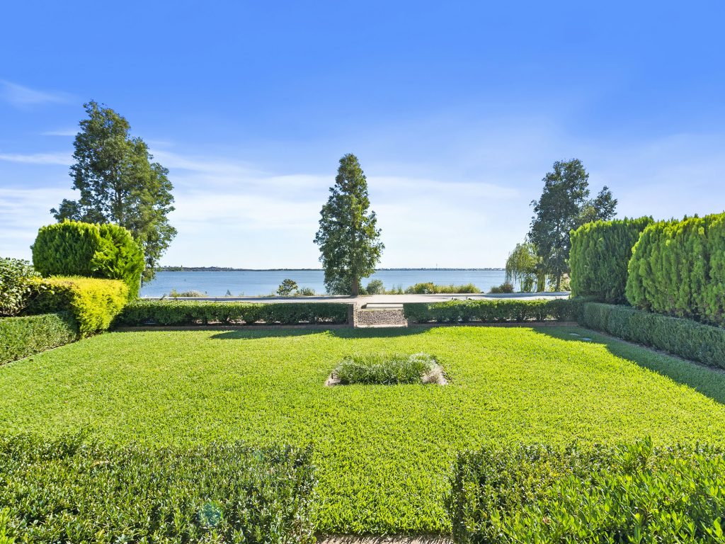 Anchored in Elegance – Lake Mulwala Lifestyle, Reimagined